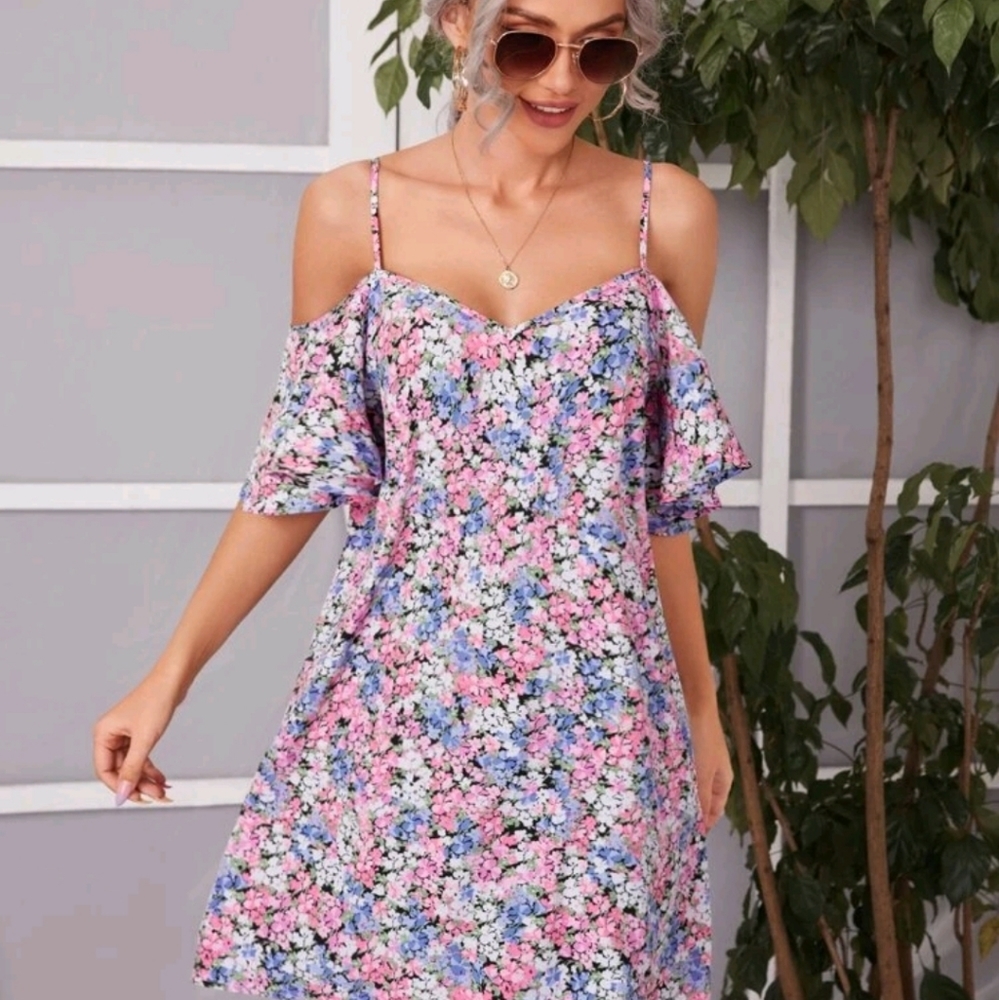 Women's floral cold shoulder free flowing dress
